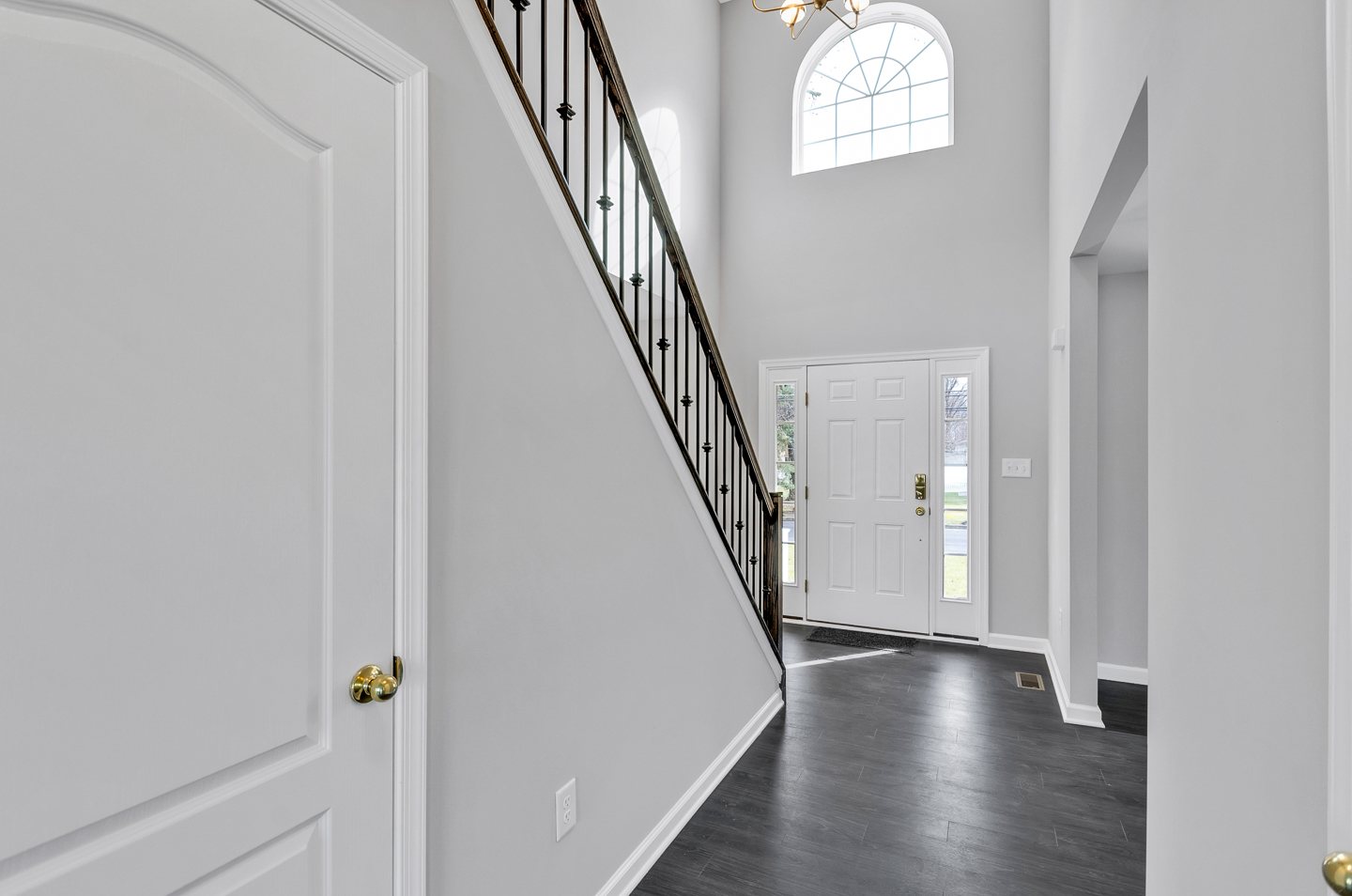 Cherry Hill 2 Foyer
